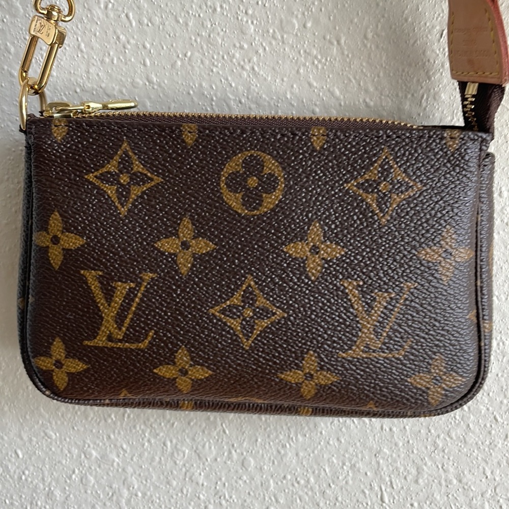 Louis Vuitton Mini Pochette Accessoires - Picture 2 of 7
